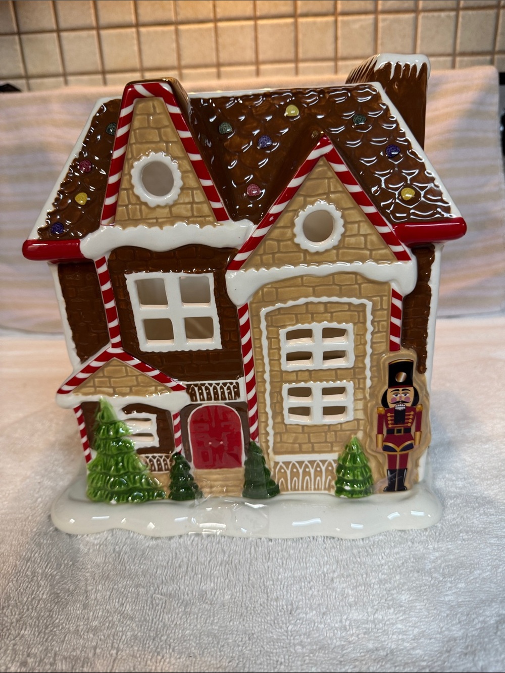 Homeworx By Harry Slatkin Gingerbread House with Nutcracker - 2020